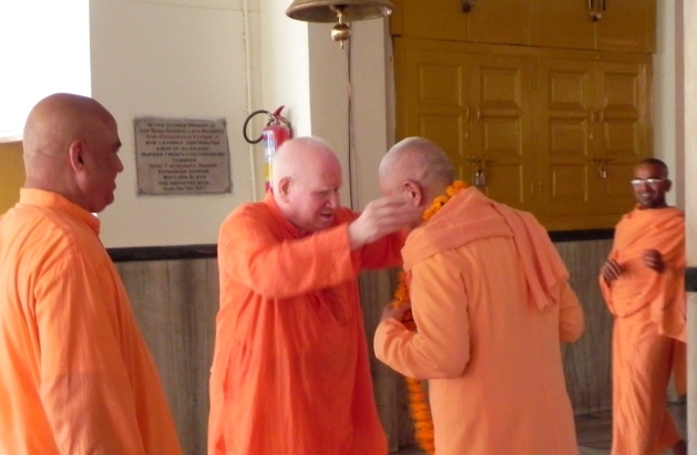 Rencontre avec H.H. Svāmin Vimlānanda Sarasvatī Mahā Rāja - Shivānanda Āshrama, rshikesh, Inde - 2011, octobre