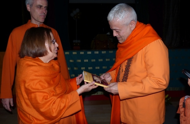 Meeting with Swami Durgánanda, Director of the Shivánanda Centres in Europe