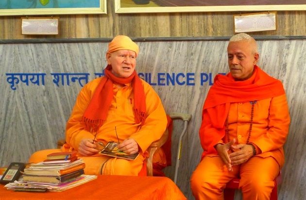 Rencontre avec H.H. Svāmin Vimlānanda Sarasvatī Mahā Rāja - Shivānanda Āshrama, rshikesh, Inde - 2013, mars