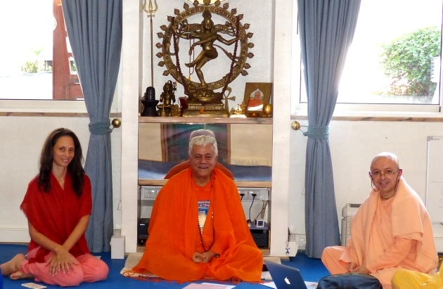 Meeting with Svámin Yadunandana  - ISKCON Hare Krshna -